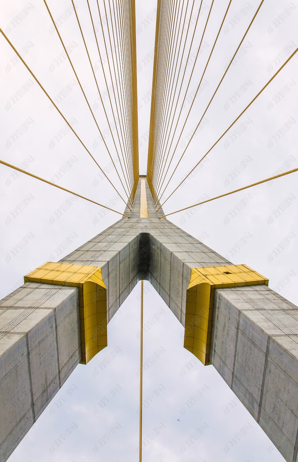 原创电缆的桥柱在曼谷泰国版权可商用