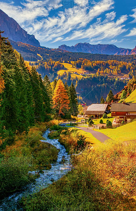 ʯ˹ɽ羰.ļĺ,ʰ쵵ɽ,µʯȺɽ.ɽSanta Cristina Val Gardena ʯһʤ