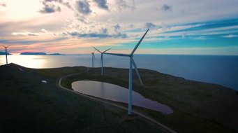 电力生产北极风车查看 havoygavelen 风车公园哈沃于松北部挪威航拍画面
