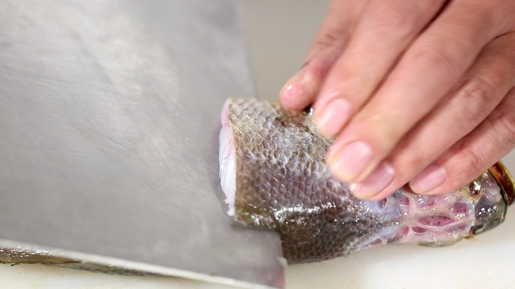 大厨花刀切黄花鱼