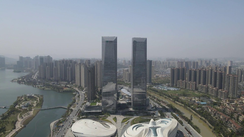 航拍湖南长沙梅溪湖金茂双塔