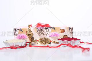 ӡȽڣRaksha BandhanŵRakhi  Rice GrainsKumkum ӡȴͳֵܽü䰮.