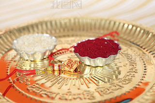 ӡȽڣRaksha BandhanŵRakhi  Rice GrainsKumkum ӡȴͳֵܽü䰮.