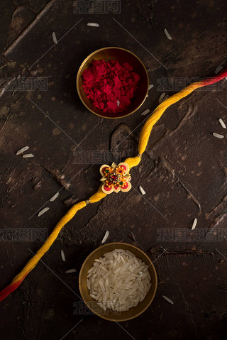 Raksha BandhanŵRakhi  Rice GrainsKumkum  ӡȴͳֵܽü䰮.