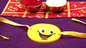 ӡȽڣRaksha BandhanŵRakhi  Rice GrainsKumkum ӡȴͳֵܽü䰮.