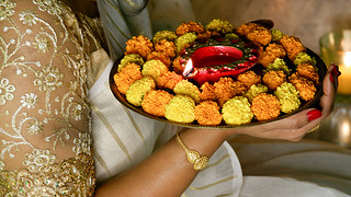 DiwaliʱŮ˫źɫDiyaƻǳɫthaliƣл.