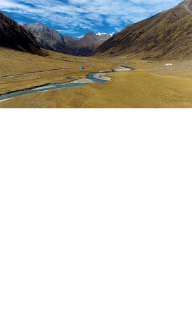 西藏布加雪山穹雄沟草原湿地河流航拍4K