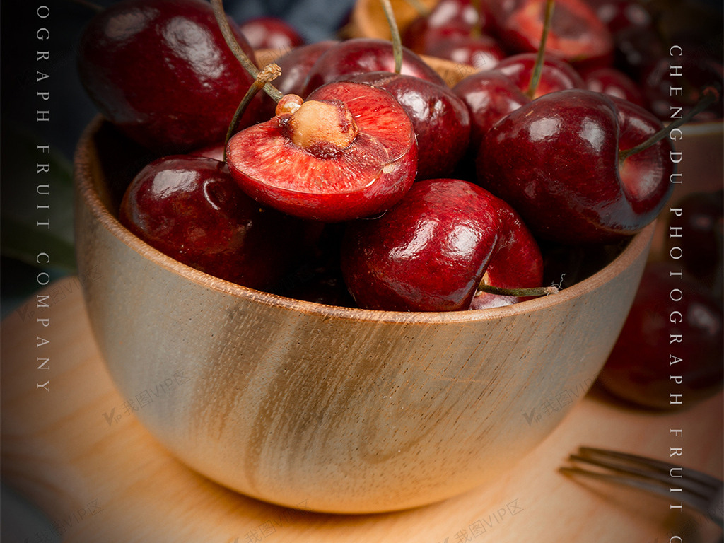 樱桃创意摄影图海报模板设计