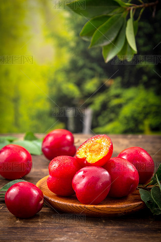 美食水果新鲜的红李子红布朗22