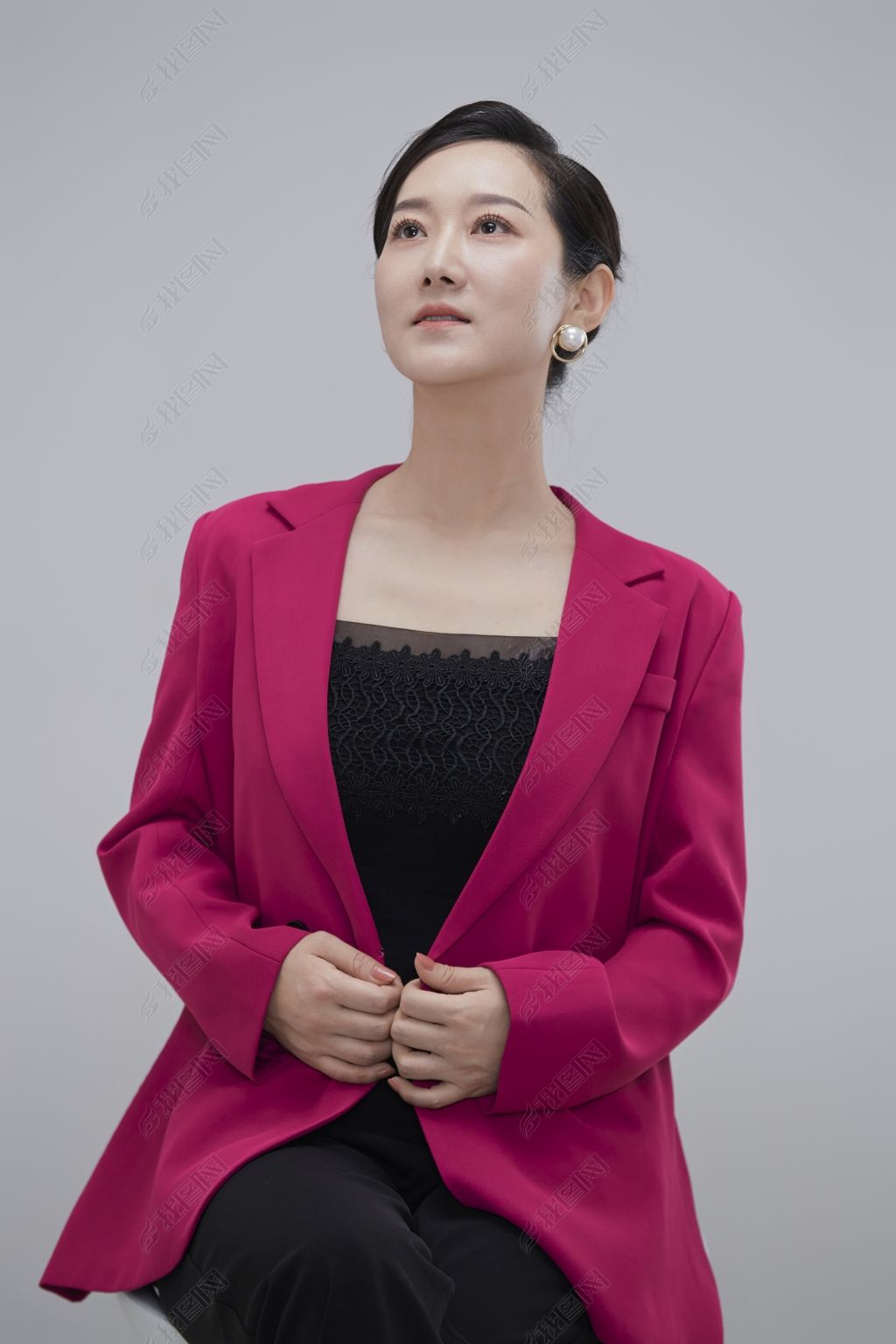 原创白色背景下职场职业成年女性经理人公关