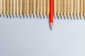 与众不同的铅笔：展现独特商业思维与领导能力的特殊人物