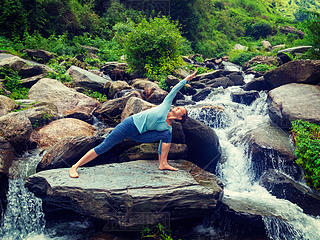 ٤UtthitaParsvakonasana