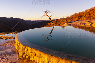 ī߹ݵȻȪ-HierveelAgua