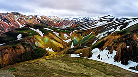 LandmannalaugarʵȻ羰ļͽкͻɢɫѩɽ