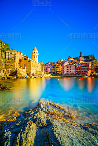 vernazza ׯ ̻ᡢ ʯͺۿϵ䡣