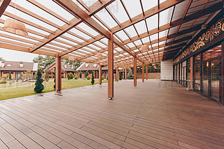 restaurant with wooden decoration