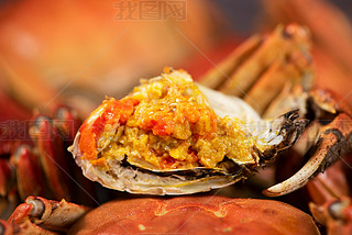 steamed chinese mitten crab or hairy crab with lots of crab roe