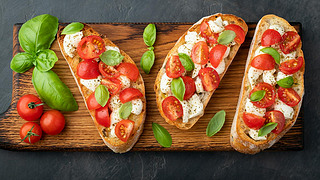 Bruschetta , ֥ʿҺһиϡͳθ˻С, θͼƽ.