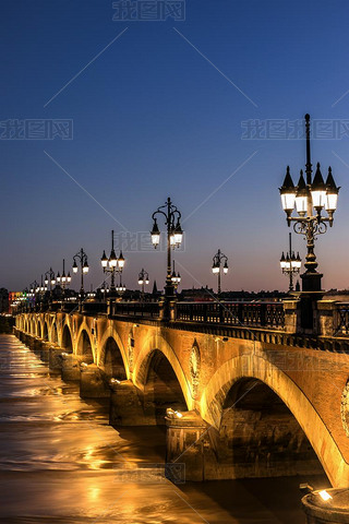 Pont de Pierre ڲ