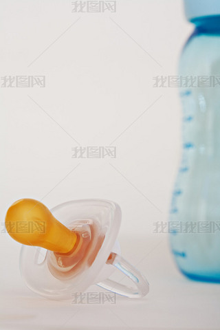 baby dummy and feeding bottle