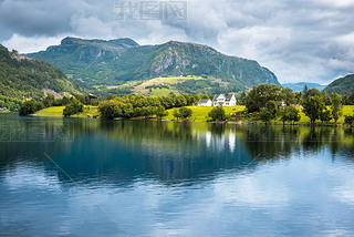 ŲϿɽ Lysefjord.