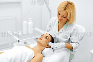 Skin Care. Ultrasound Citation Facial Peeling. Skin Cleansing 