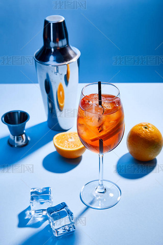 Aperol Spritzβơӡɫĸ߽Ƕͼ 