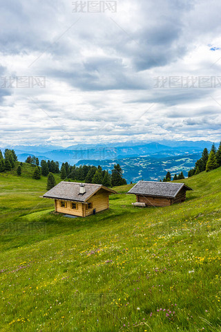 Alpe di SiusiSeiser Alm with Sassolungo Langkofel DolomiteһΪɽķ