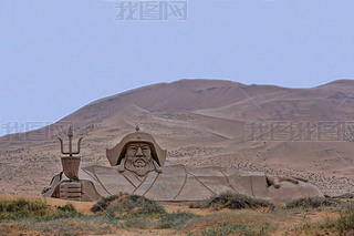 λڰ͵ĸߴɳУɼ˼ľ޴ӲɰܡBadain Jaran-Badanjilin Shamo-Mysterious Lakes Desert-section of Gobi Des