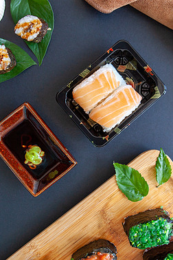 日本料理三文鱼寿司特写