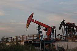 石油机器摄影图片