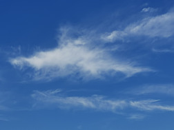 天空中的云朵摄影图片