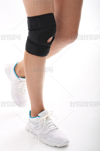 Knee stabilizer, helping with knee injuries