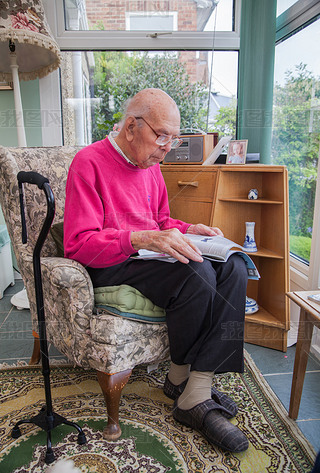 95 years old English man portrait in domestic interior