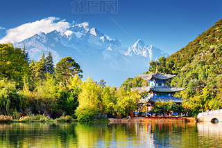 The Moon Embracing Pilion and the Jade Dragon Snow Mountain