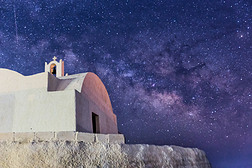 从希腊的圣托里尼岛的银河系。拍摄的图片 