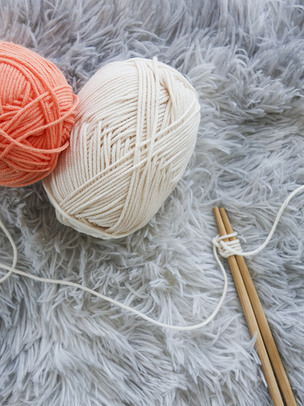 冬季简约场景毛线制品羊毛毛线