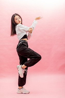 女生跳舞摄影图|爵士街舞青年女生跳舞技巧动作