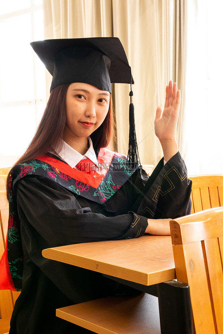 女大学生毕业照毕业季