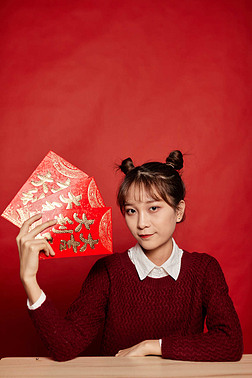 新年春节甜美青年女生棚拍动作形象展示