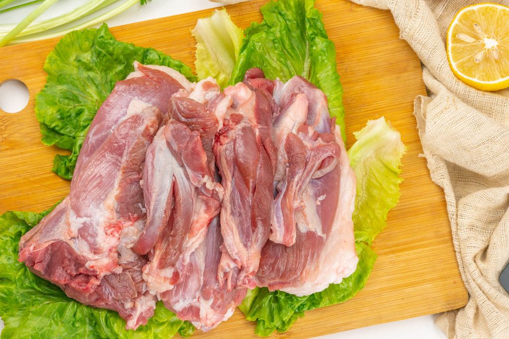 生鲜羊腿肉