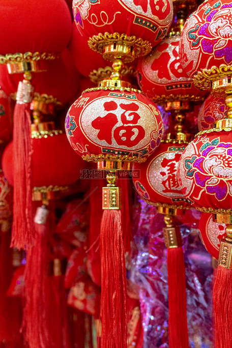 新春元宵节高挂红灯笼