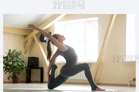 ƯŮվ anjaneyasana ƣؼ